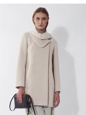 Cinzia Rocca Icons SHORT FLARED BEIGE WOOL AND ALPACA COAT WITH CROSSOVER COLLAR